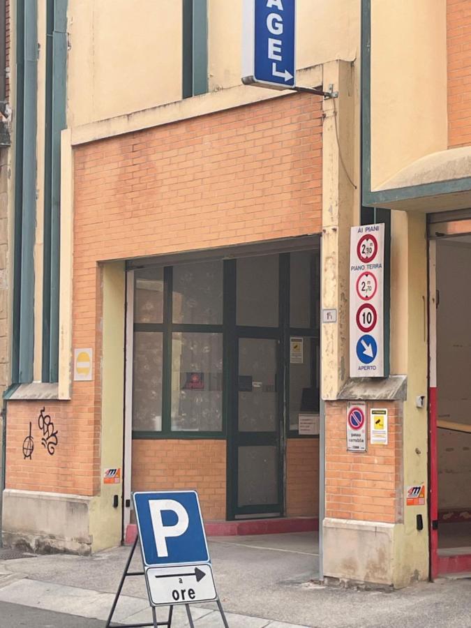 STOP&GO STATION BOLOGNA house self check-in Stazione AV Exterior foto